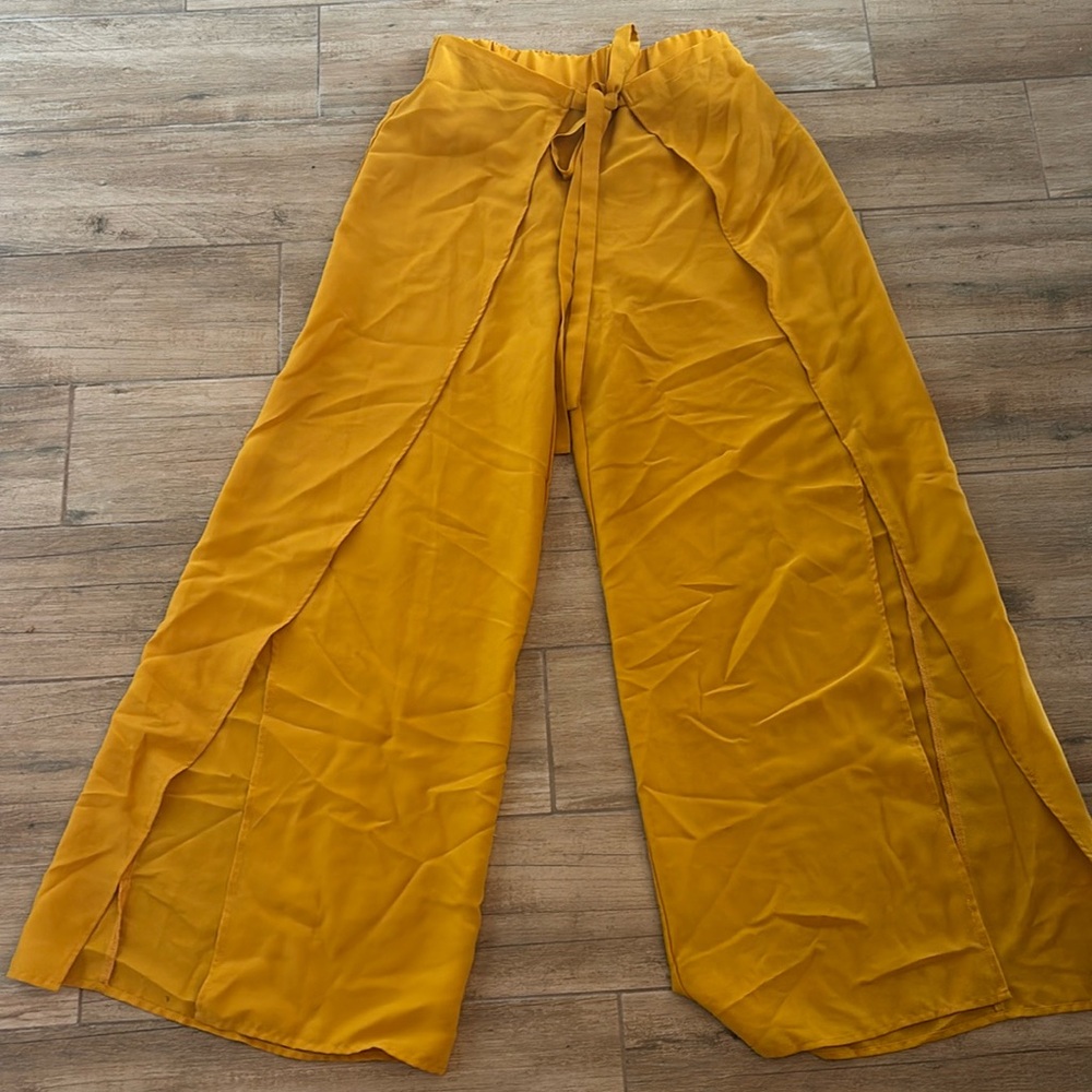 orange ish yellow pants, tie adjusts size